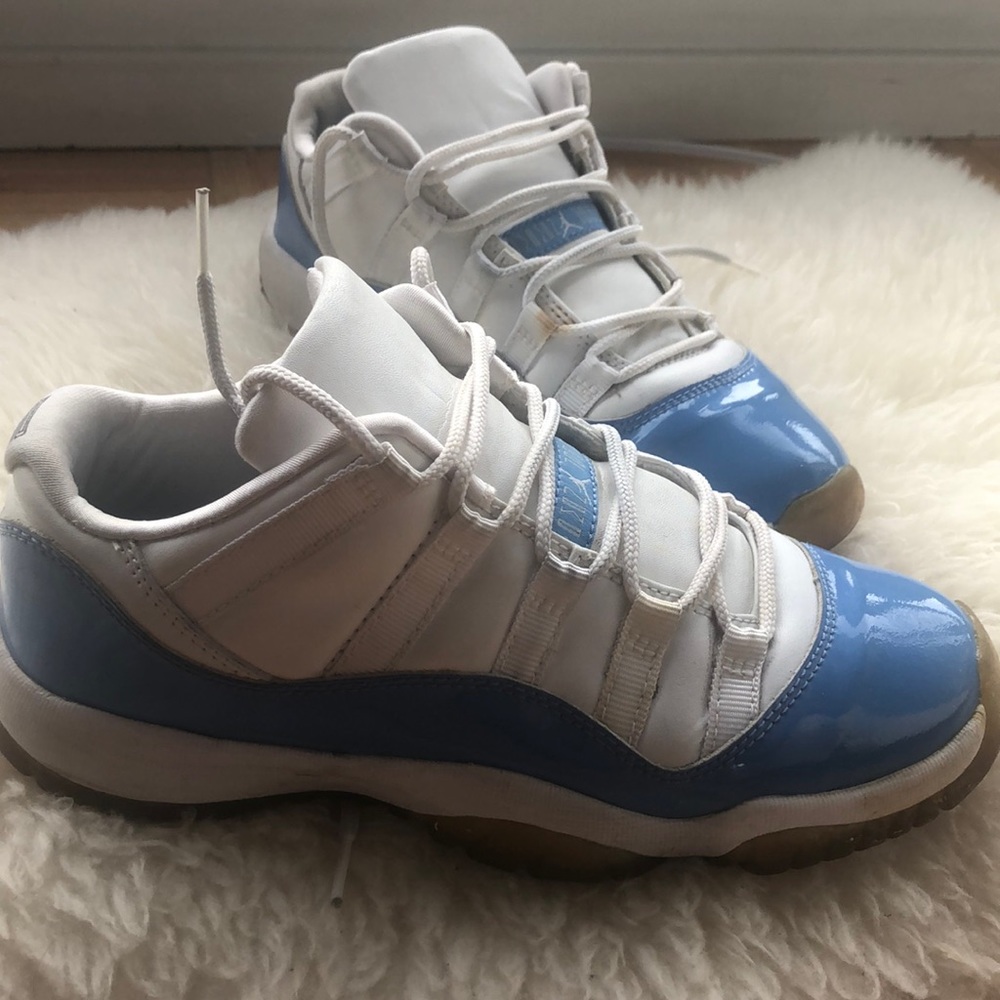 Jordan Retro 11 low university blue size 5.5 boys